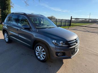Volkswagen Tiguan 2.0 TDI BlueMotion Tech Match 4WD Euro 5 (s/s) 5dr