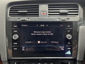 VOLKSWAGEN GOLF 1.6 TDI SE Nav DSG Euro 6 (s/s) 5dr