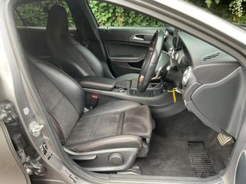 MERCEDES-BENZ GLA 2.1 GLA220d AMG Line 7G-DCT 4MATIC Euro 6 (s/s) 5dr