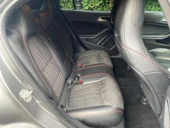 MERCEDES-BENZ GLA 2.1 GLA220d AMG Line 7G-DCT 4MATIC Euro 6 (s/s) 5dr