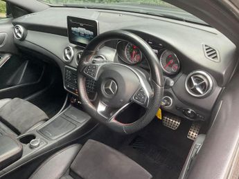 MERCEDES-BENZ GLA 2.1 GLA220d AMG Line 7G-DCT 4MATIC Euro 6 (s/s) 5dr