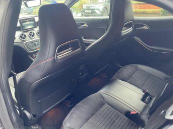 MERCEDES-BENZ GLA CLASS 2.1 GLA220d AMG Line 7G-DCT 4MATIC Euro 6 (s/s) 5dr