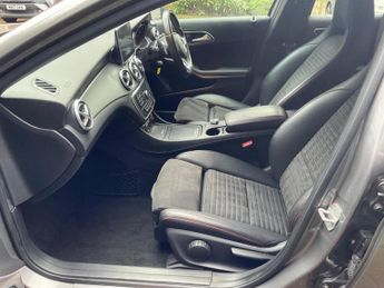 MERCEDES-BENZ GLA 2.1 GLA220d AMG Line 7G-DCT 4MATIC Euro 6 (s/s) 5dr