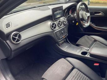 MERCEDES-BENZ GLA 2.1 GLA220d AMG Line 7G-DCT 4MATIC Euro 6 (s/s) 5dr