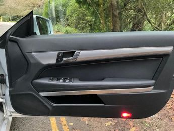 MERCEDES-BENZ E CLASS 2.1 E220 CDI BlueEfficiency Sport Tiptronic Euro 5 2dr