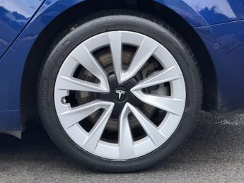 TESLA MODEL 3 (Dual Motor) Long Range