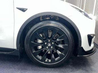 TESLA MODEL Y Auto RWD 5dr