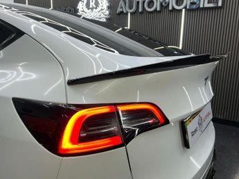 TESLA MODEL Y Auto RWD 5dr