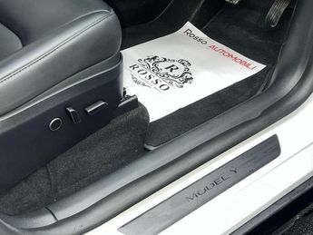 TESLA MODEL Y Auto RWD 5dr