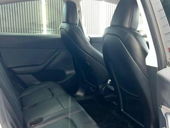 TESLA MODEL Y Auto RWD 5dr