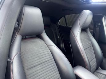 MERCEDES-BENZ A CLASS 2.1 A200d AMG Line (Premium Plus) 7G-DCT Euro 6 (s/s) 5dr