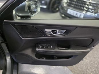 VOLVO V60 2.0 Momentum Pro D4