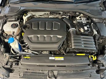 VOLKSWAGEN GOLF 2.0 TSI R