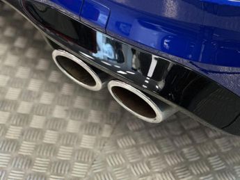 VOLKSWAGEN GOLF 2.0 TSI R