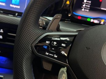 VOLKSWAGEN GOLF 2.0 TSI R