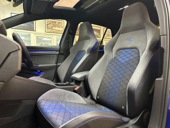 VOLKSWAGEN GOLF 2.0 TSI R