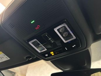 VOLKSWAGEN GOLF 2.0 TSI R