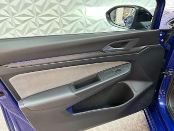 VOLKSWAGEN GOLF 2.0 TSI R