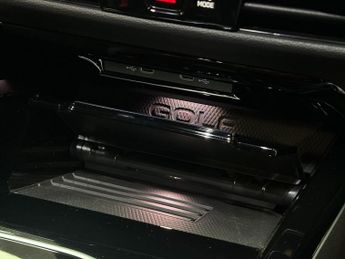 VOLKSWAGEN GOLF 2.0 TSI R