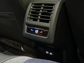 VOLKSWAGEN GOLF 2.0 TSI R