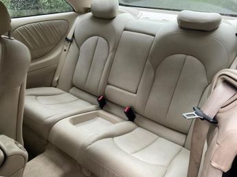 MERCEDES-BENZ CLK 2.7 CLK270 CDI Elegance 2dr