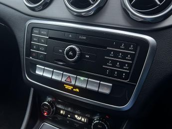 MERCEDES-BENZ GLA CLASS 2.1 GLA220d AMG Line