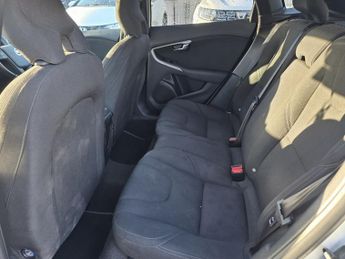 VOLVO V40 1.6 D2 ES Nav