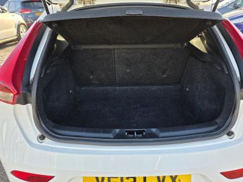 VOLVO V40 1.6 D2 ES Nav