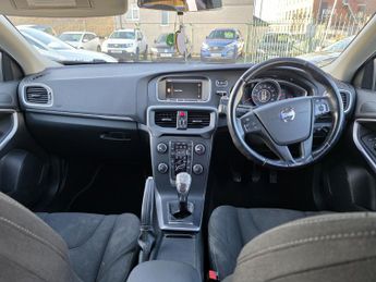 VOLVO V40 1.6 D2 ES Nav