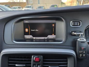 VOLVO V40 1.6 D2 ES Nav