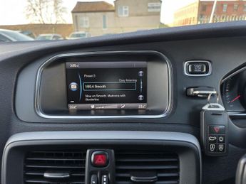 VOLVO V40 1.6 D2 ES Nav