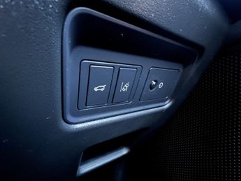 LAND ROVER DISCOVERY 2.0 SD4 SE