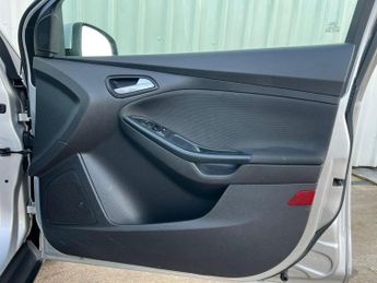 FORD FOCUS 2.0 TDCi Zetec Powershift Euro 5 5dr