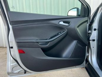FORD FOCUS 2.0 TDCi Zetec Powershift Euro 5 5dr