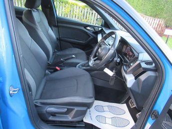 AUDI A1 2.0 TFSI 40 S line Competition Sportback S Tronic Euro 6 (s/s) 5