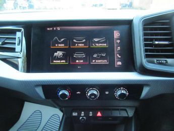 AUDI A1 2.0 TFSI 40 S line Competition Sportback S Tronic Euro 6 (s/s) 5