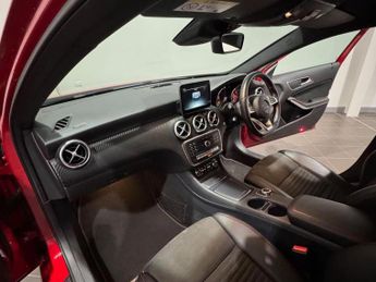 MERCEDES-BENZ A CLASS 2.1 A200d AMG Line (Premium) 7G-DCT Euro 6 (s/s) 5dr