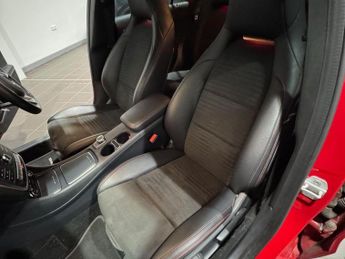 MERCEDES-BENZ A CLASS 2.1 A200d AMG Line (Premium) 7G-DCT Euro 6 (s/s) 5dr