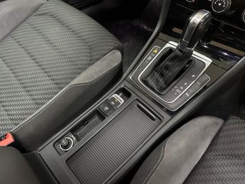 VOLKSWAGEN GOLF 1.5 TSI EVO R-Line