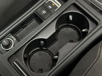 VOLKSWAGEN GOLF 1.5 TSI EVO R-Line