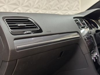 VOLKSWAGEN GOLF 1.5 TSI EVO R-Line