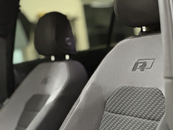 VOLKSWAGEN GOLF 1.5 TSI EVO R-Line