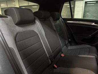 VOLKSWAGEN GOLF 1.5 TSI EVO R-Line