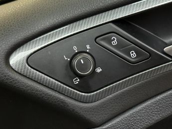 VOLKSWAGEN GOLF 1.5 TSI EVO R-Line