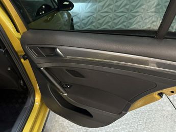 VOLKSWAGEN GOLF 1.5 TSI EVO R-Line