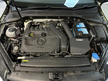 VOLKSWAGEN GOLF 1.5 TSI EVO R-Line