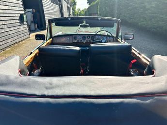 ROLLS-ROYCE CORNICHE 6.8