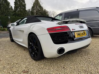 AUDI R8 5.2 FSI V10