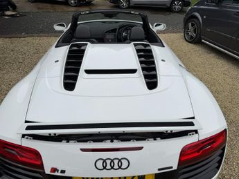 AUDI R8 5.2 FSI V10