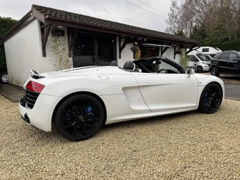 AUDI R8 5.2 FSI V10